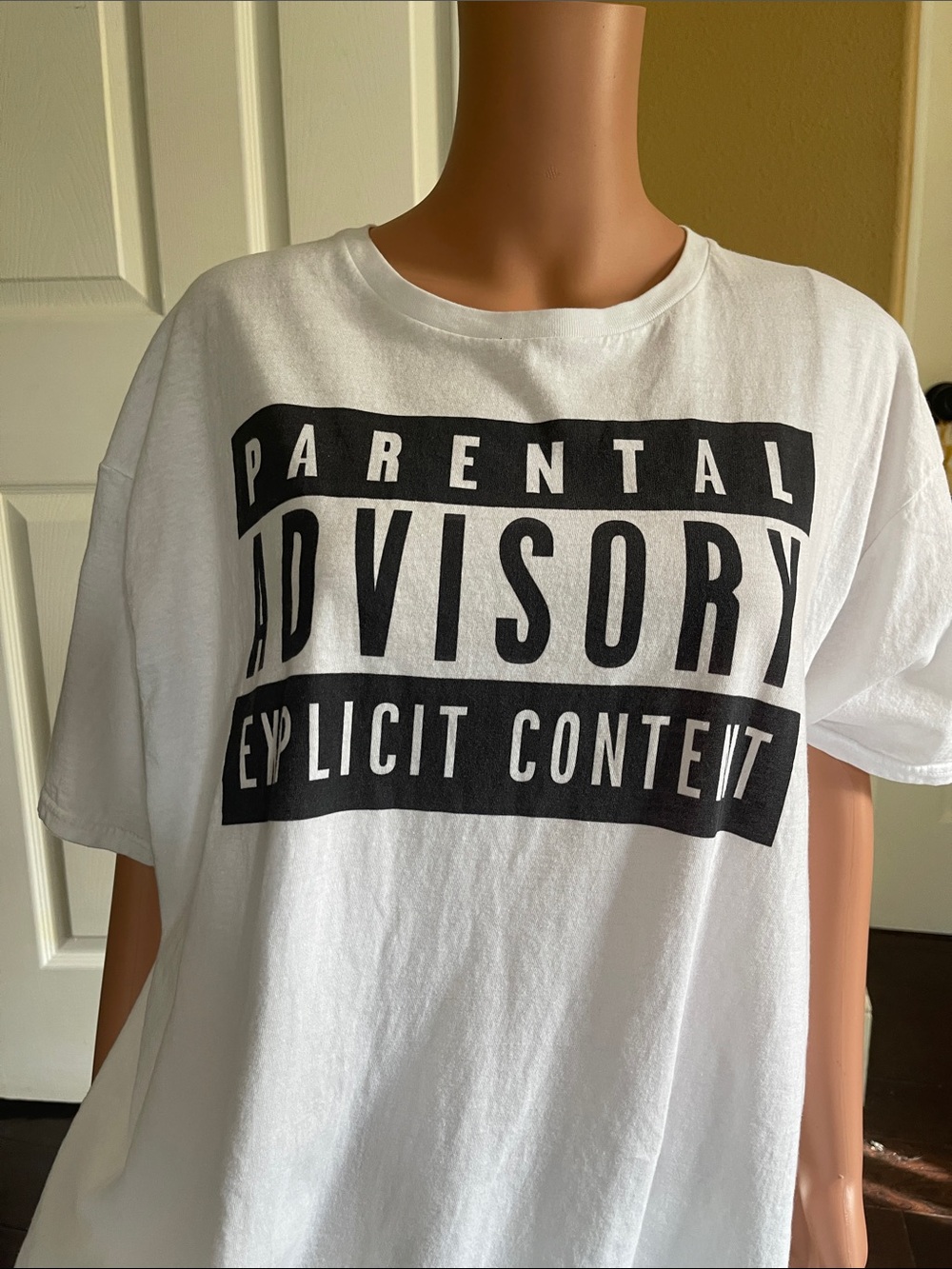 NWOT 100% cotton "Parental Advisory" Graphic Tee in white size XL mens